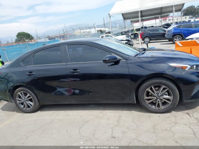 3KPF24AD3NE450379 KIA Forte Lxs