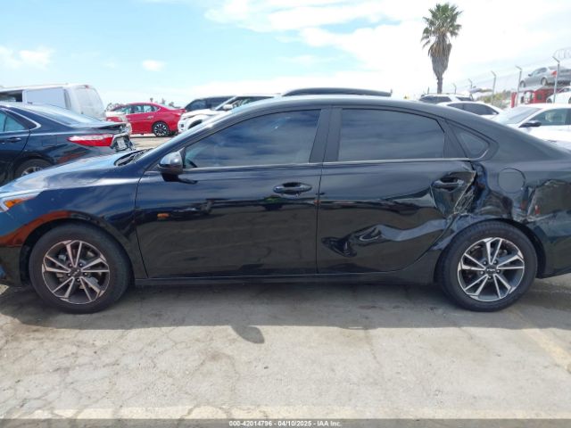 3KPF24AD3NE450379 KIA Forte Lxs