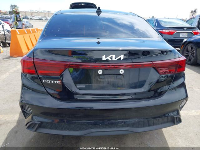 3KPF24AD3NE450379 KIA Forte Lxs