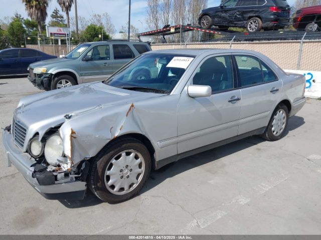 1998 MERCEDES-BENZ E 320 WDBJF65F5WA702626 Photo 1