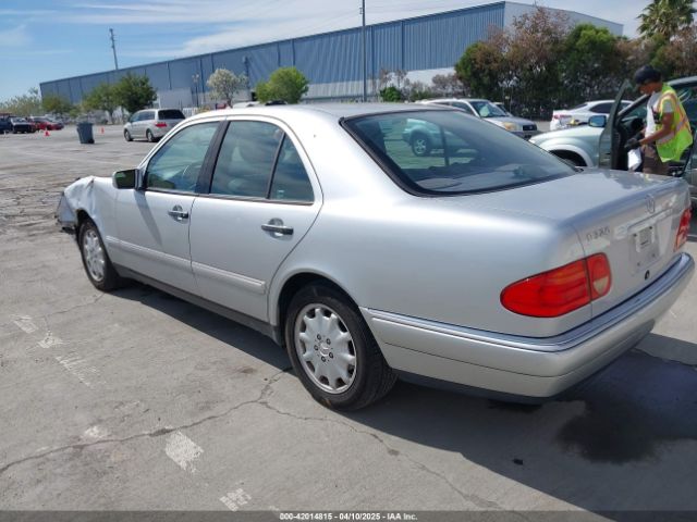 1998 MERCEDES-BENZ E 320 WDBJF65F5WA702626 Photo 2