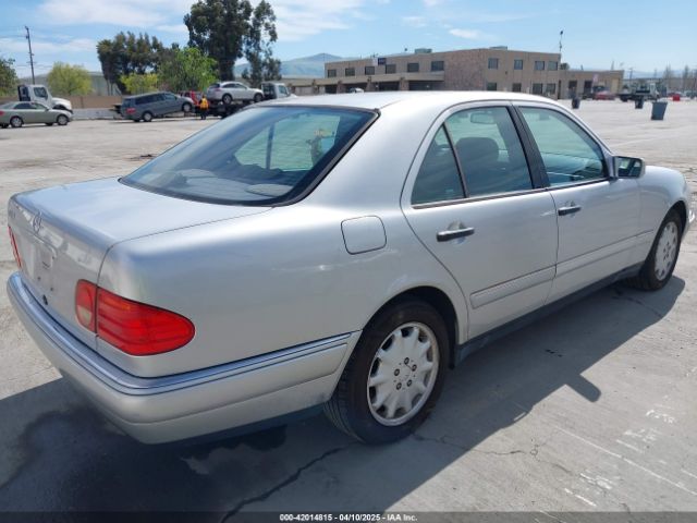 1998 MERCEDES-BENZ E 320 WDBJF65F5WA702626 Photo 3