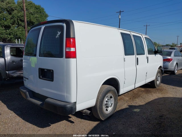 1GCWGAFP0J1182701 Chevrolet Express 2500 Work Van
