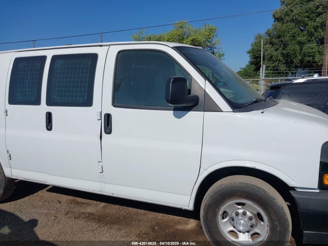 1GCWGAFP0J1182701 Chevrolet Express 2500 Work Van