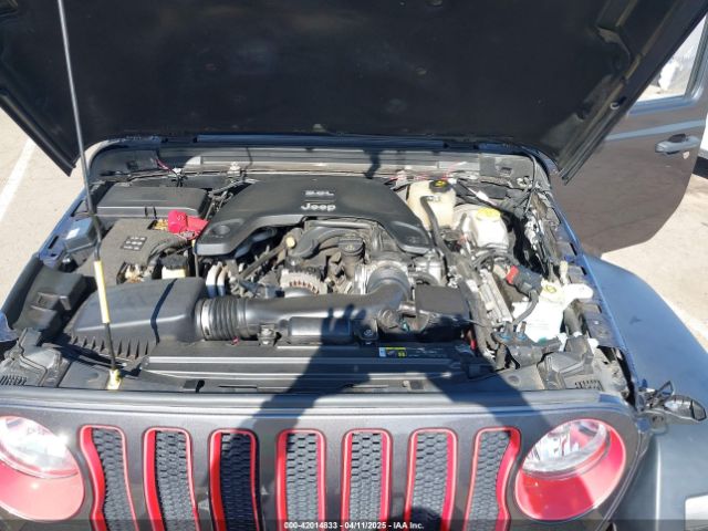 1C4HJXDG4JW149557 Jeep Wrangler Unlimited Sport S 4x4