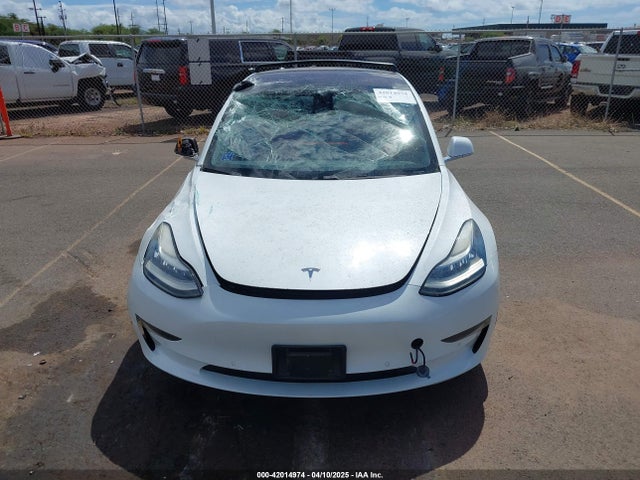 5YJ3E1EB6JF111685 Tesla 2018