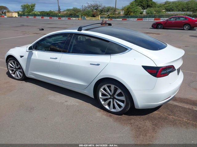 2018 TESLA MODEL 3 5YJ3E1EB6JF111685 Photo 2