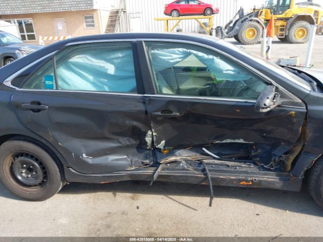 4T1BD1FK6FU157623 Toyota Camry Hybrid Le