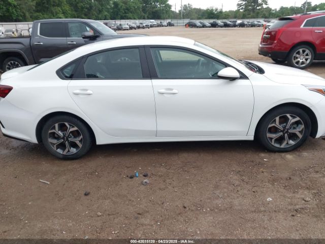 3KPF24AD2LE209197 KIA Forte Lxs