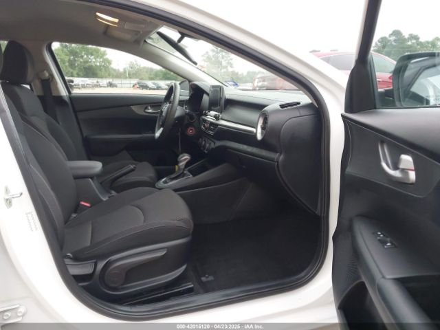 3KPF24AD2LE209197 KIA Forte Lxs