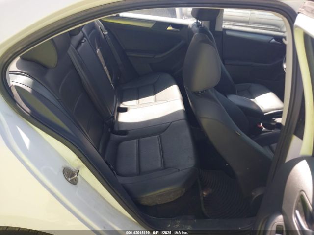 3VWLA7AJ2FM420968 Volkswagen Jetta 2.0l Tdi Se