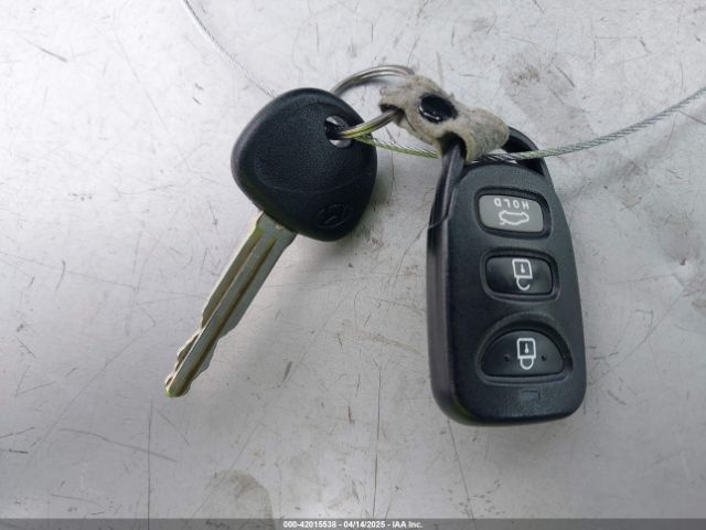 5NPD84LF7HH009262 Hyundai ELANTRA SE