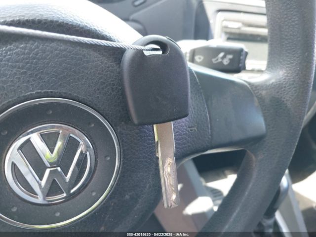 3VW2K7AJ9EM208818 Volkswagen Jetta 2.0l S