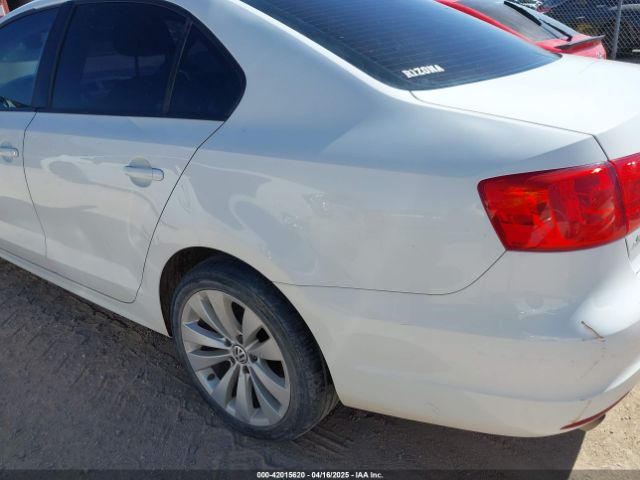 3VW2K7AJ9EM208818 Volkswagen Jetta 2.0l S