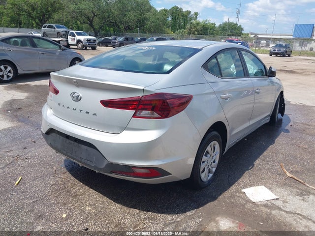 Hyundai ELANTRA SE 2019 5NPD74LF4KH432441 Image 4