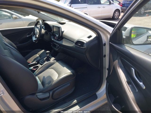KMHH35LE8KU106251 Hyundai ELANTRA GT