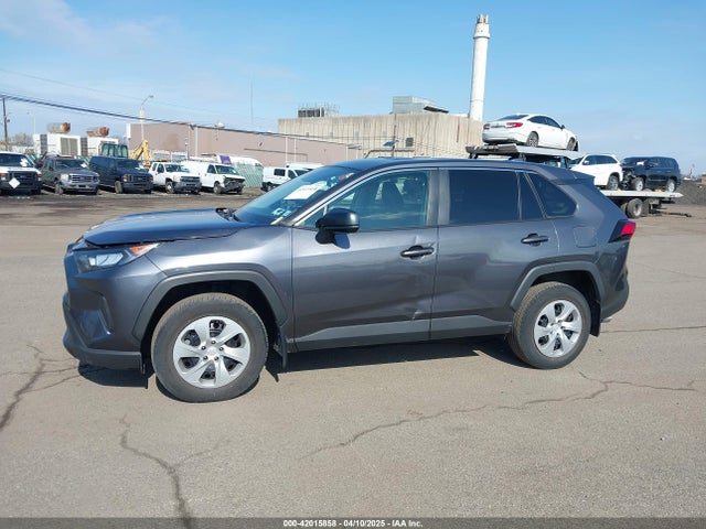2T3F1RFV8NC281984 Toyota RAV4 LE