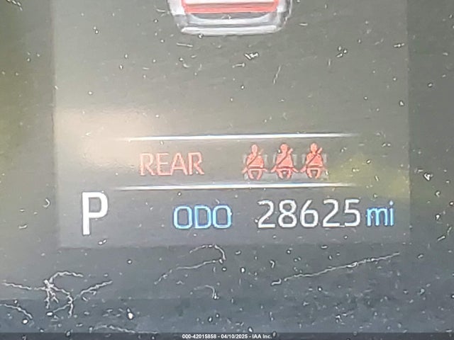 2T3F1RFV8NC281984 Toyota RAV4 LE