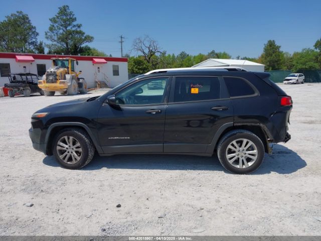 1C4PJLABXFW669640 Jeep Cherokee Sport