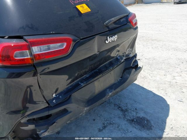 1C4PJLABXFW669640 Jeep Cherokee Sport