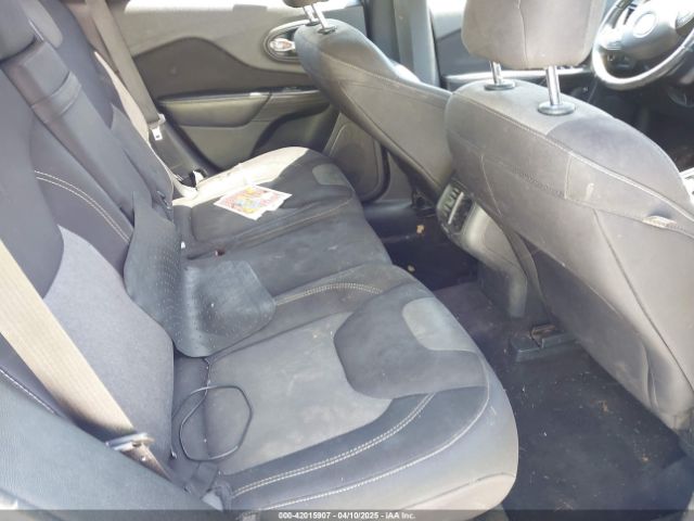 1C4PJLABXFW669640 Jeep Cherokee Sport