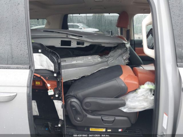 KNDNE5H31P6227675 KIA Carnival Mpv Sx Prestige