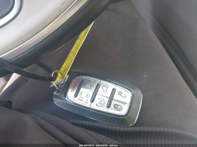 2021 CHRYSLER PACIFICA HYBRID 2C4RC1S7XMR526887 Photo 10