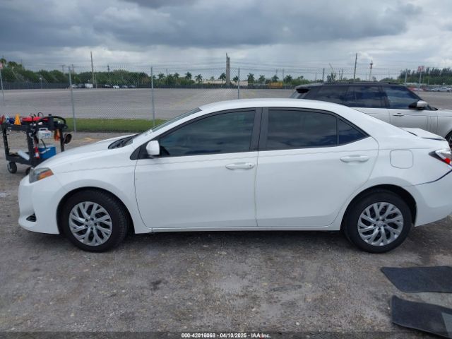 2T1BURHE0JC051359 Toyota COROLLA LE