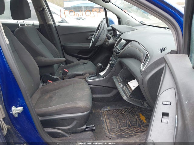 3GNCJKSB0HL177786 Chevrolet TRAX LS