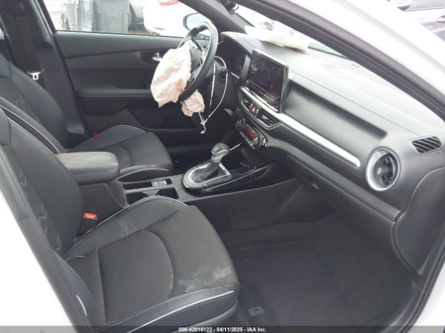 3KPF54AD5PE583428 KIA Forte Gt-line