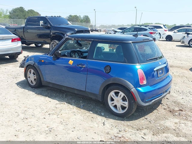 2006 MINI COOPER WMWRC33596TJ75357 Photo 2