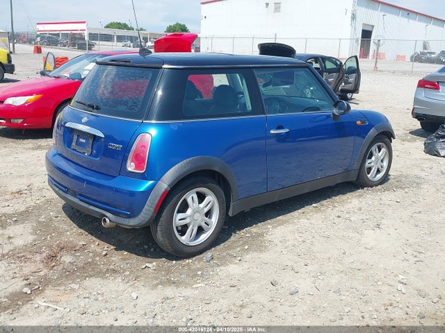 2006 MINI COOPER WMWRC33596TJ75357 Photo 3