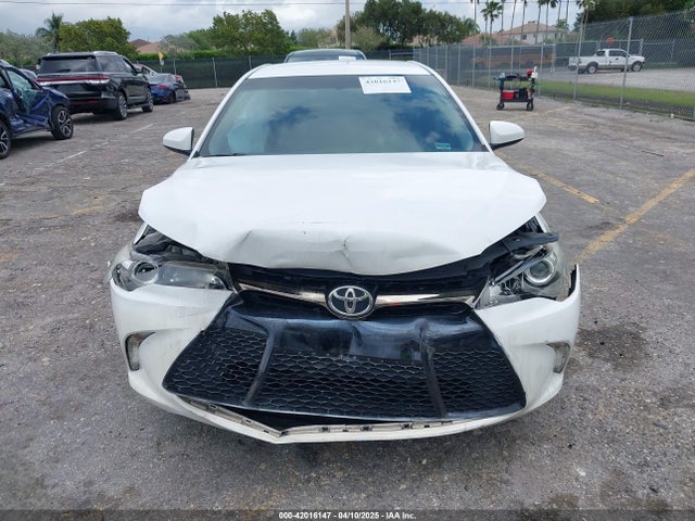 4T1BF1FK1HU734975 Toyota CAMRY SE