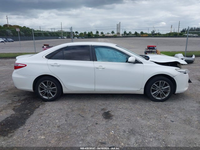 4T1BF1FK1HU734975 Toyota CAMRY SE