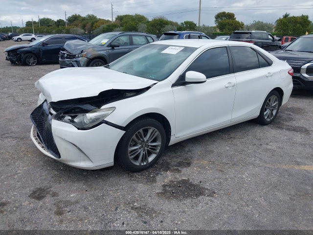 4T1BF1FK1HU734975 Toyota CAMRY SE