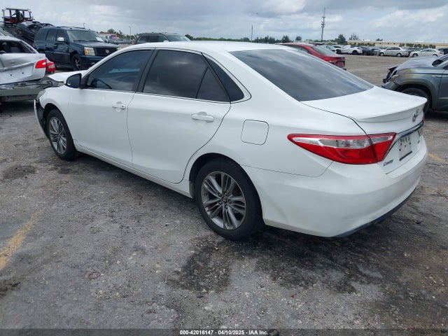 4T1BF1FK1HU734975 Toyota CAMRY SE