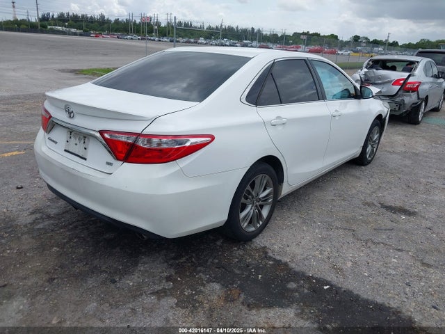 4T1BF1FK1HU734975 Toyota CAMRY SE
