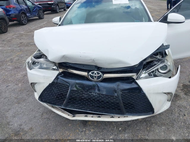 4T1BF1FK1HU734975 Toyota CAMRY SE