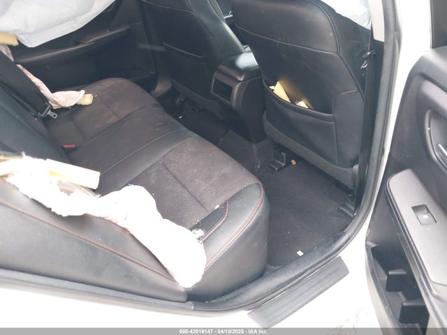 4T1BF1FK1HU734975 Toyota CAMRY SE
