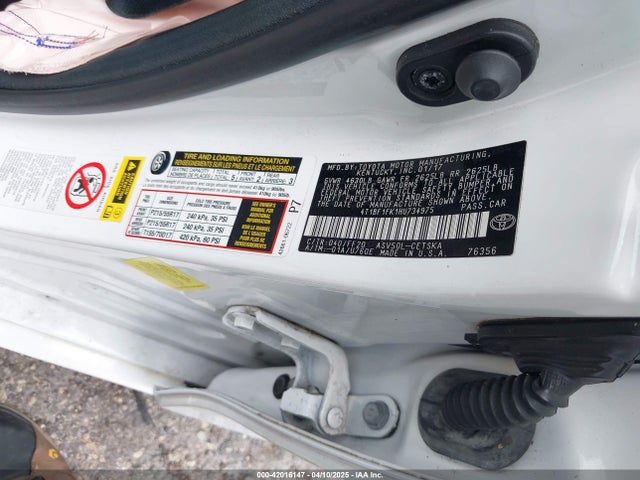 4T1BF1FK1HU734975 Toyota CAMRY SE
