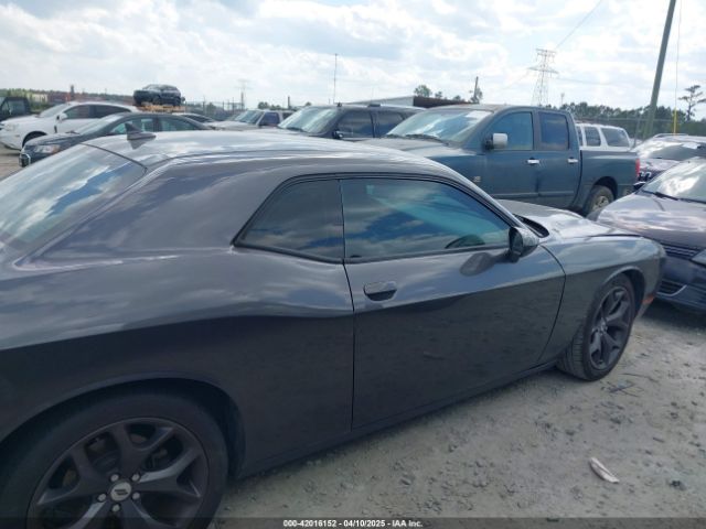 2C3CDZAG7JH132871 Dodge Challenger Sxt