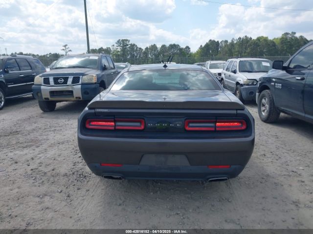 2C3CDZAG7JH132871 Dodge Challenger Sxt