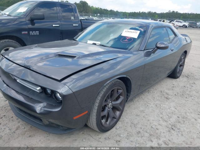 2C3CDZAG7JH132871 Dodge Challenger Sxt