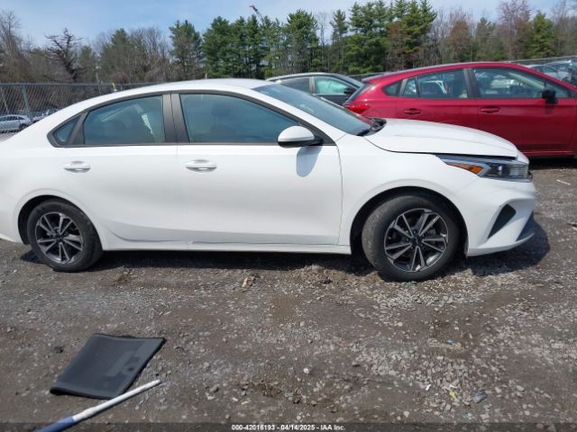 3KPF24AD8RE824488 KIA Forte Lxs
