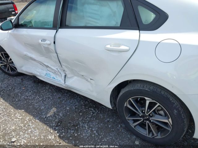 3KPF24AD8RE824488 KIA Forte Lxs