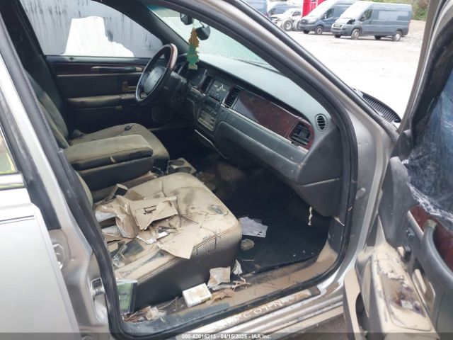 2009 LINCOLN TOWN CAR 2LNHM82V39X633665 Photo 4