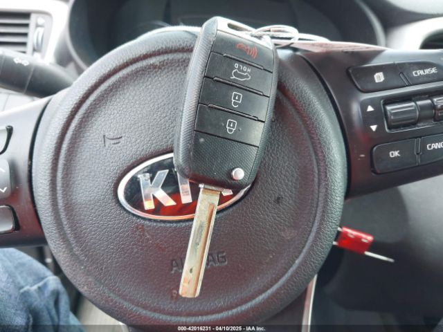 5XYPG4A31HG208677 KIA Sorento 2.4l Lx