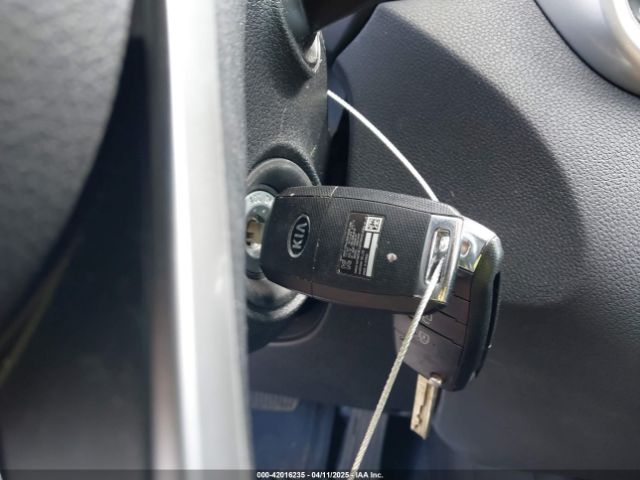 5XYPG4A35GG113912 KIA Sorento 2.4l Lx