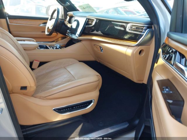 2022 JEEP GRAND WAGONEER 1C4SJVGJ8NS202310 Photo 4