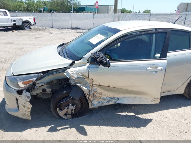 3KPA24AB2JE137858 KIA RIO S